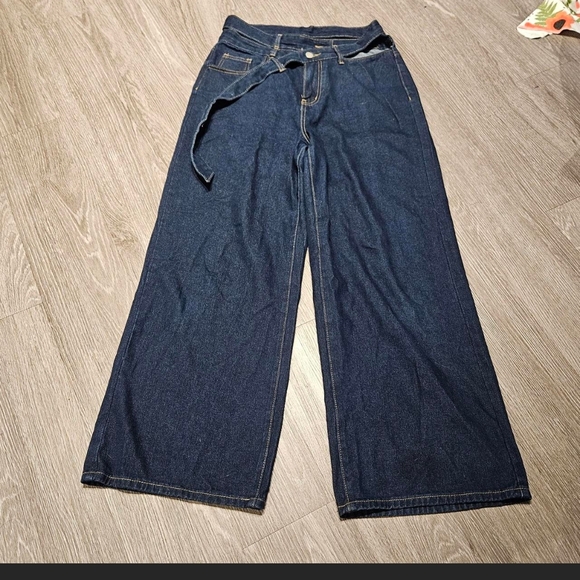 Cut-Out Blue Denim Jeans - Picture 4 of 5